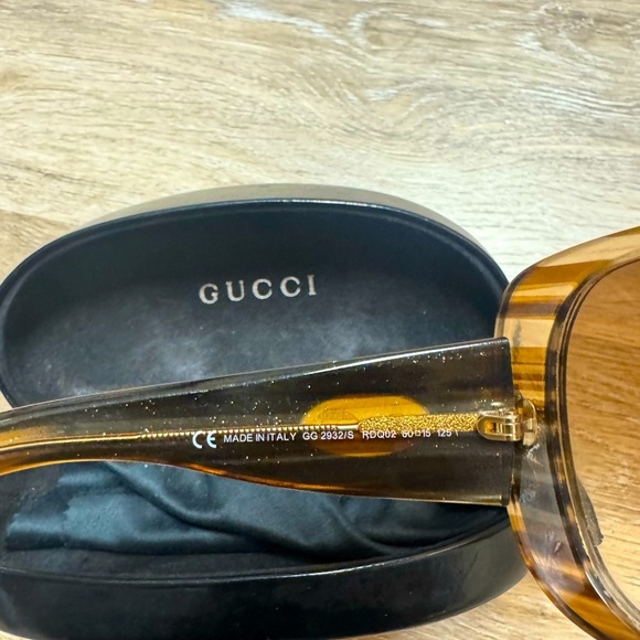 Gucci brown and beige acetate glitter sunglasses - Picture 3 of 9